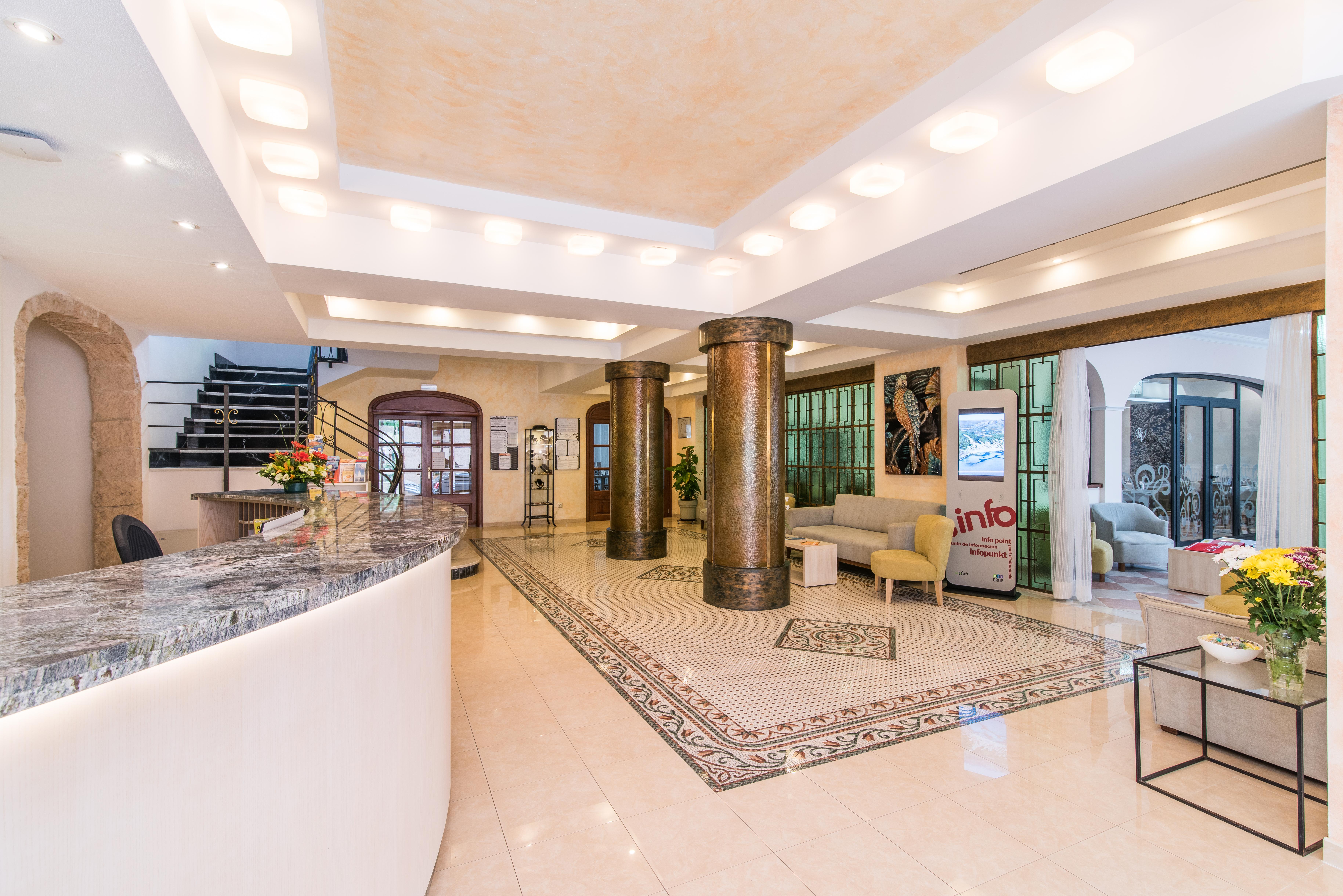 Hotel Baviera Кала Ратьяда Экстерьер фото